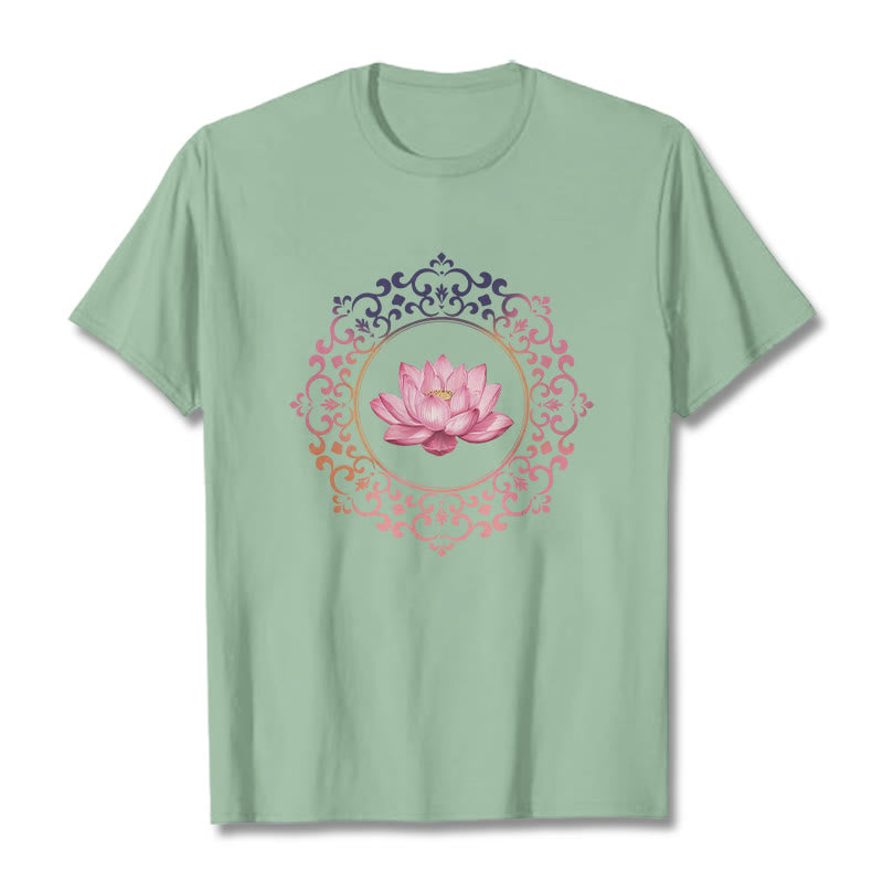 Camiseta de algodón con estampado de loto rosa y mandala de Buddha Stones - Verde pálido - 2XL - image 14