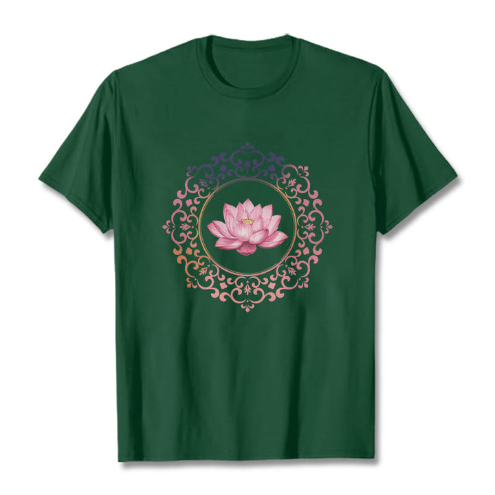 Camiseta de algodón con estampado de loto rosa y mandala de Buddha Stones - Verde bosque - 2XL - image 10