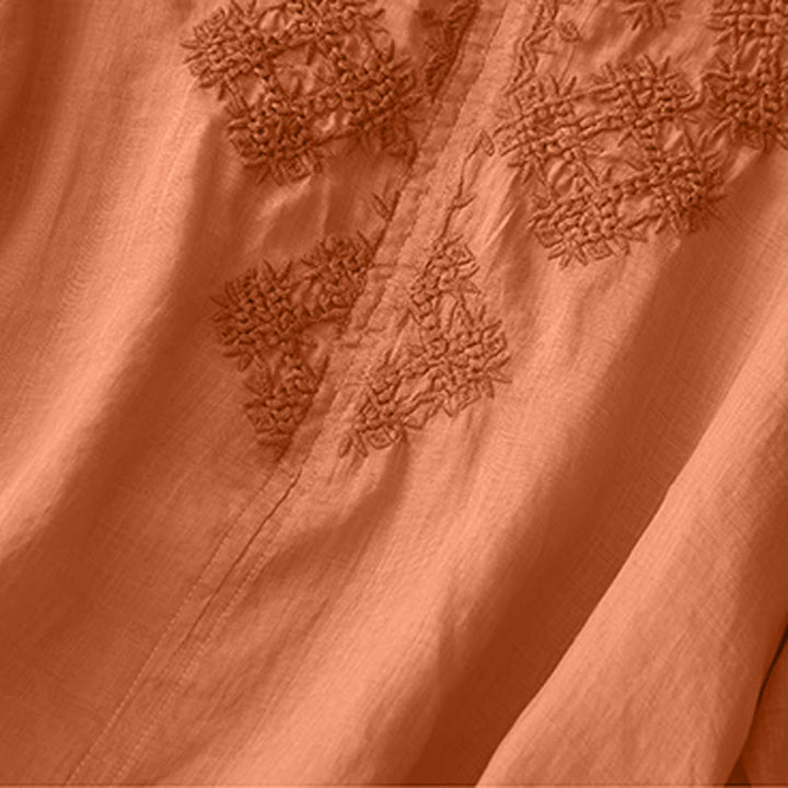 Camisa de manga corta para mujer con cuello en V y bordado de líneas de Buddha Stones - image 6