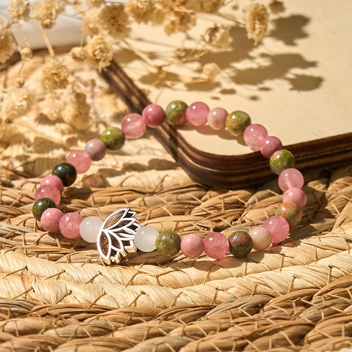 Pulsera curativa de loto con cuentas de rodonita y unakita de Buddha Stones - image 2