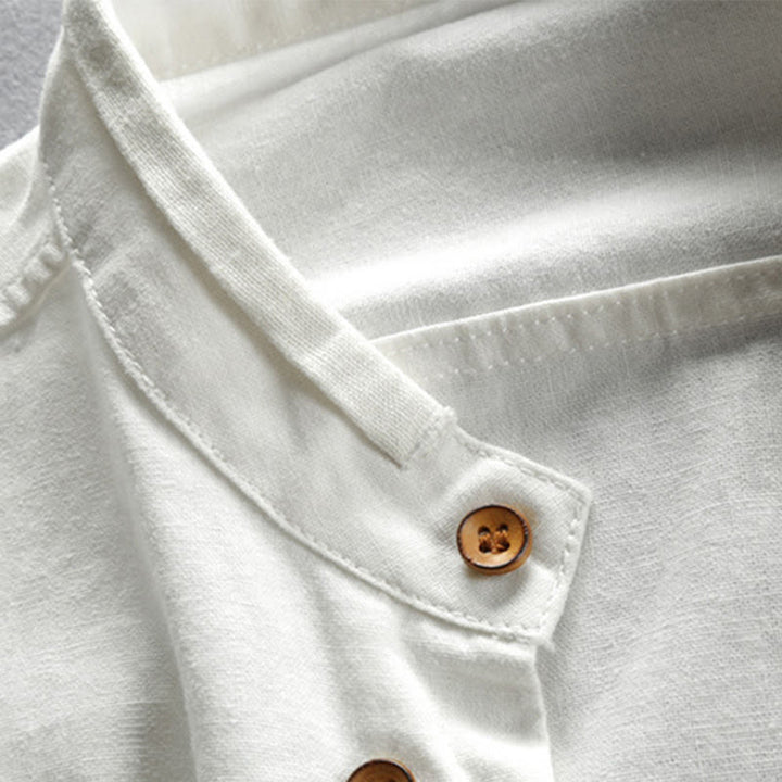 Camisa de manga larga de algodón y lino con cuello redondo y diseño ajustado para hombre de Buddha Stones. - image 6