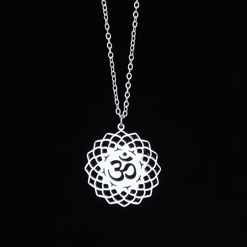 Collar con colgante de acero inoxidable con símbolo Om y diseño de loto hueco de Buddha Stones - image 10