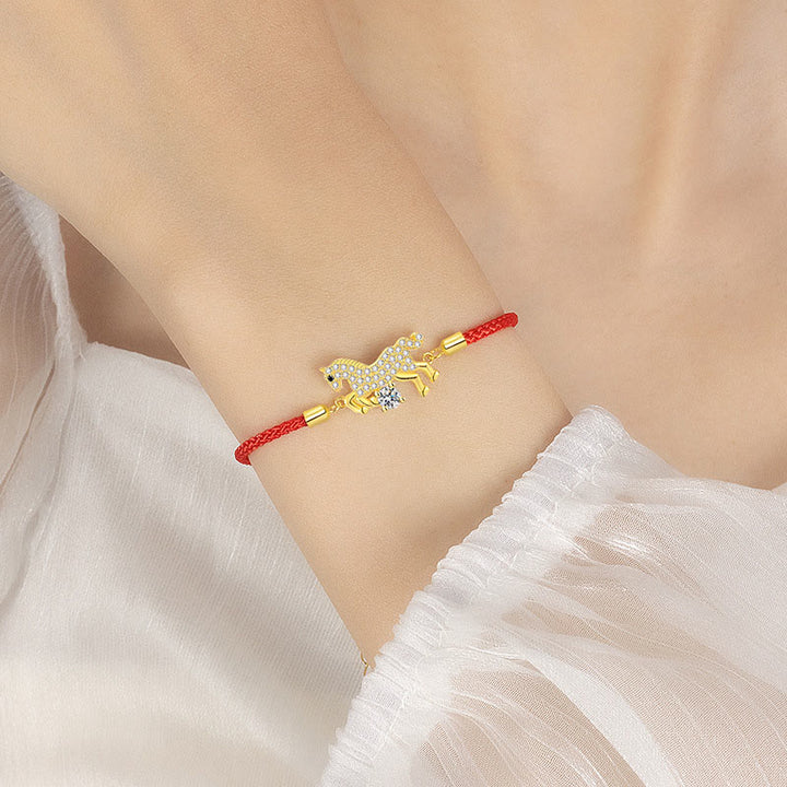 Pulsera ajustable de hilo rojo con Buddha Stones en plata de ley 925 y el año del caballo dorado. - image 5