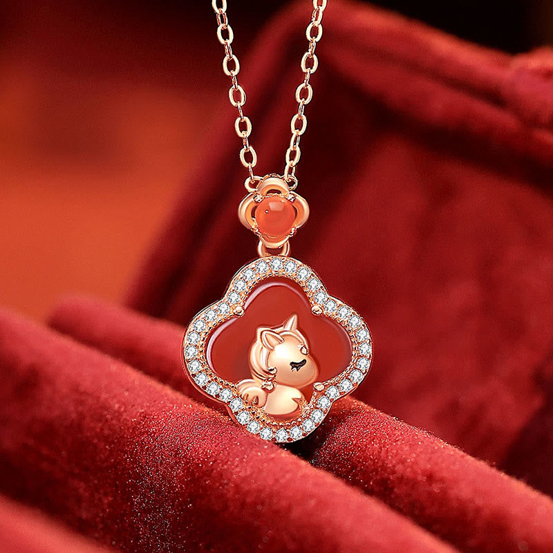 Collar con colgante de ágata roja y trébol de cuatro hojas con Buddha Stones en plata de ley 925 y el Año del Caballo. - Ágata Roja (Pensamiento lógico ♥ Autoaceptación) - image 0