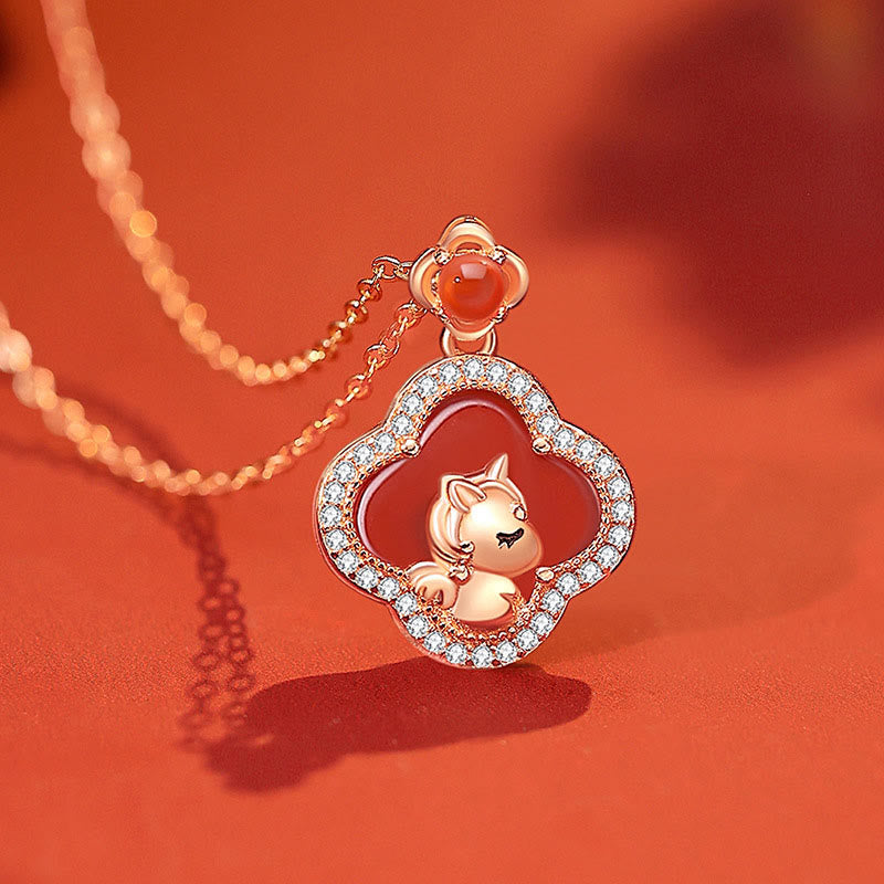 Collar con colgante de ágata roja y trébol de cuatro hojas con Buddha Stones en plata de ley 925 y el Año del Caballo. - image 1