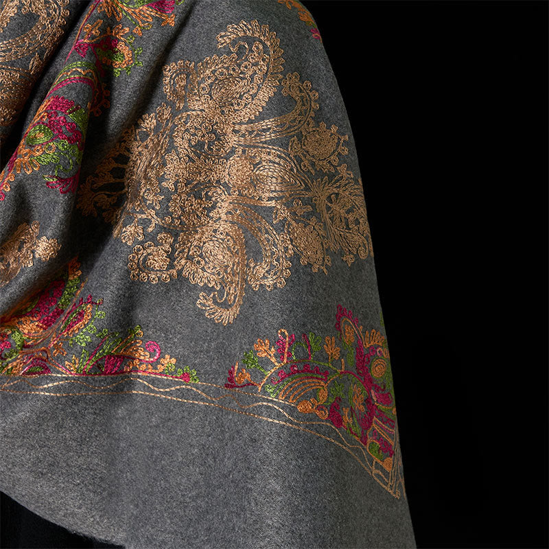 Bufanda chal acogedora con borlas y diseño de flores de vides coloridas de invierno con Buddha Stones - image 4