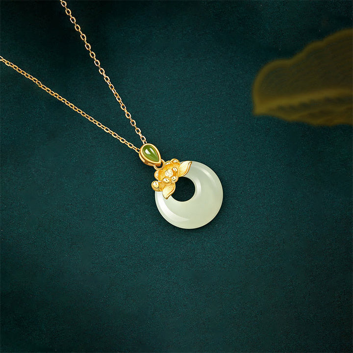 Collar con colgante de loto de la suerte de jade hetiano bañado en oro y plata de ley 925 con Buddha Stones - image 1