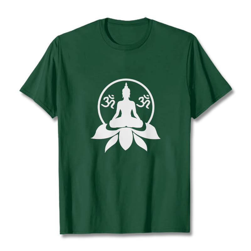 Camiseta con diseño de Buda sentado sobre una flor de loto, símbolo OM, mantras sánscritos y Buddha Stones de Buda - Verde bosque - 2XL - image 0