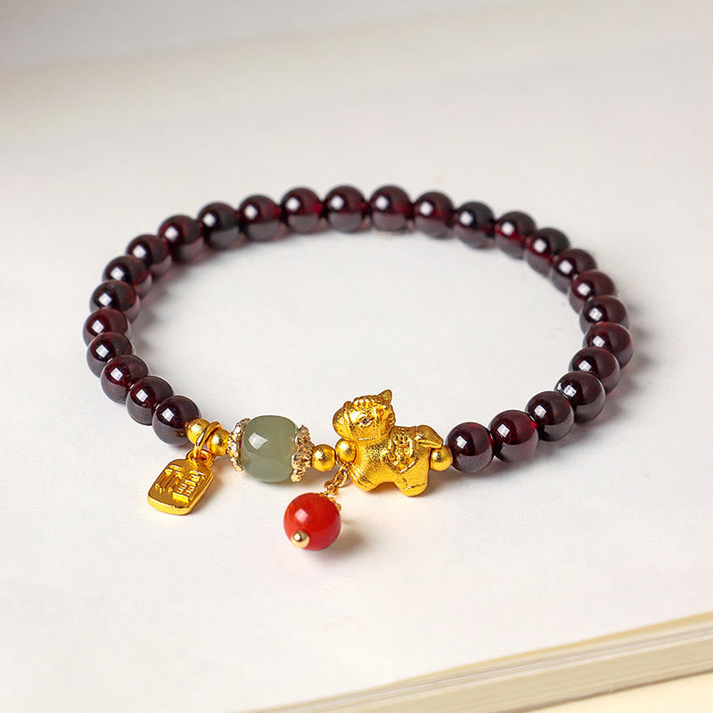 Pulsera de protección con amuleto de la suerte y la fortuna con Buddha Stones , año del caballo, granate y personaje Fu - image 13