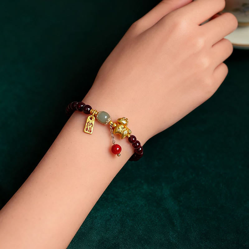 Pulsera de protección con amuleto de la suerte y la fortuna con Buddha Stones , año del caballo, granate y personaje Fu - image 4