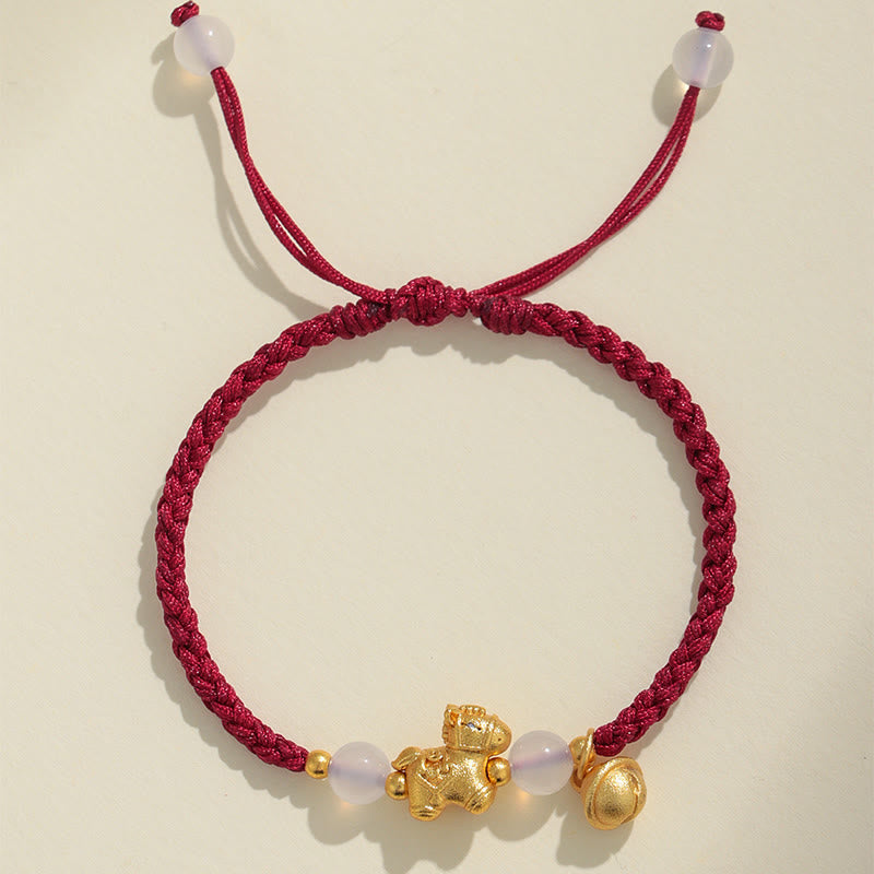 Pulsera trenzada con Buddha Stones, Año del Caballo, hilo rojo y ágata blanca - image 1