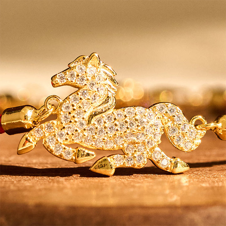 Pulsera de hilo rojo con Buddha Stones , plata de ley 925 bañada en oro de 18 quilates y el Año del Caballo. - image 3