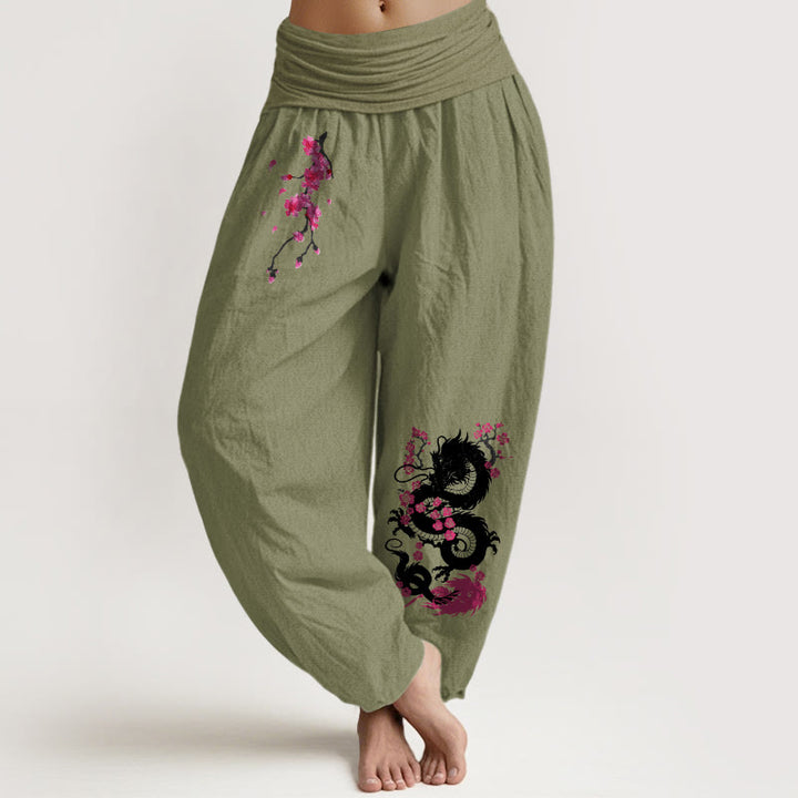 Buddha Stones Pantalones harén de algodón con cintura elástica para mujer con estampado de flores de cerezo y dragón - Verde oliva - US16，UK/AU20，EU48 (3XL) - image 8