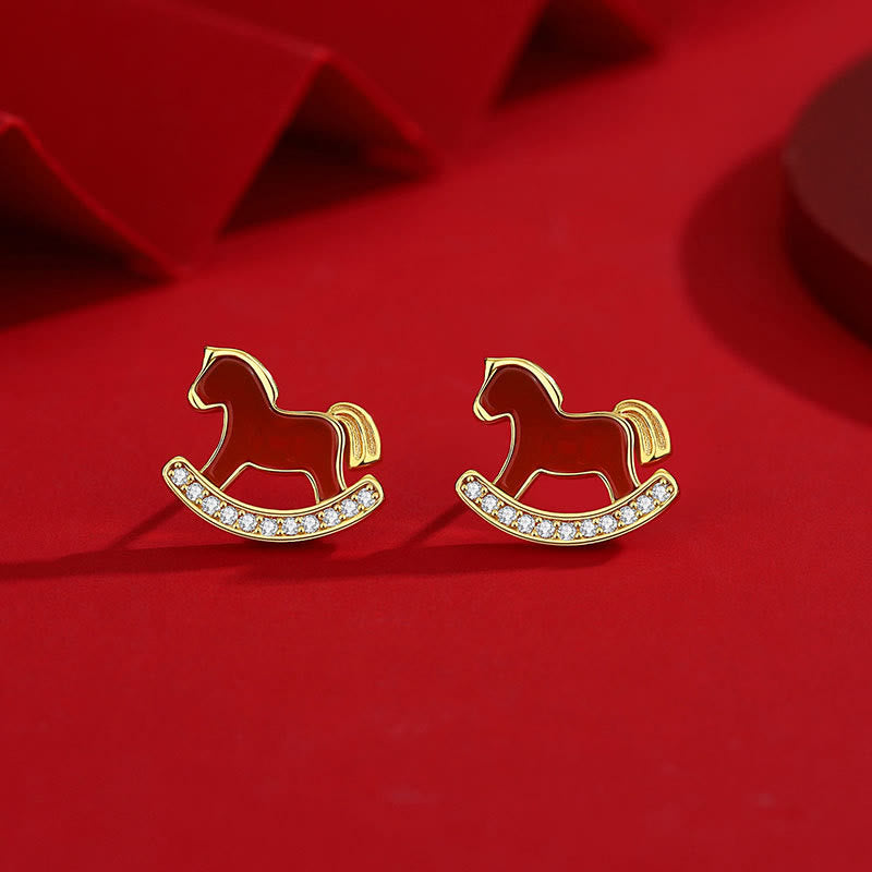 Buddha Stones 925 con diseño del Año del Caballo y ágata roja, inspirados en la confianza. - Pendientes de caballo - image 0