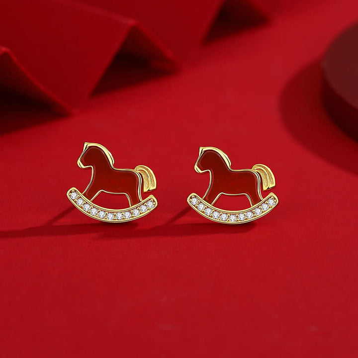 Buddha Stones 925 con diseño del Año del Caballo y ágata roja, inspirados en la confianza. - Pendientes de caballo - image 0