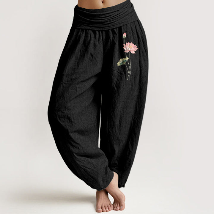 Pantalón tipo harem de algodón puro con cintura elástica, estampado de flores de loto rosa y hojas de loto con Buddha Stones. - Negro - US16，UK/AU20，EU48 (3XL) - image 5