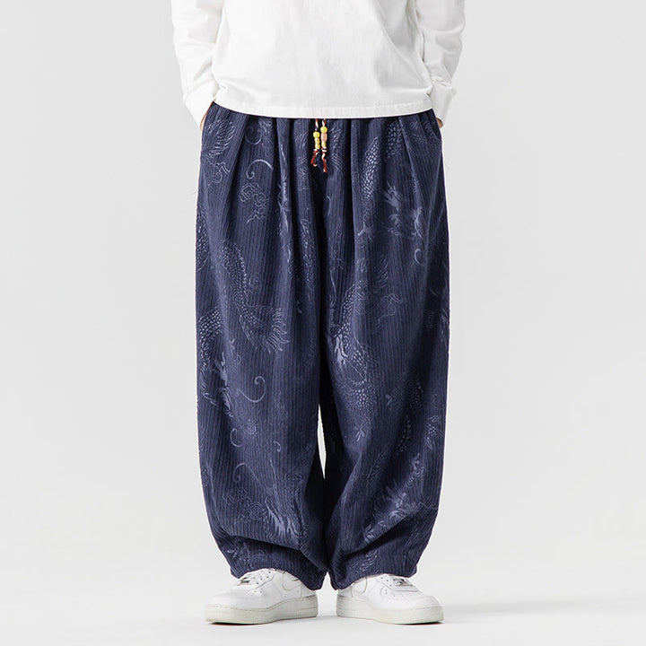 Pantalones tipo harem para hombre, de pana de algodón, con estampado de dragón y fénix de invierno con Buddha Stones y bolsillos. - Azul pizarra oscuro - US/UK/AU46, EU56 (5XL) - image 16