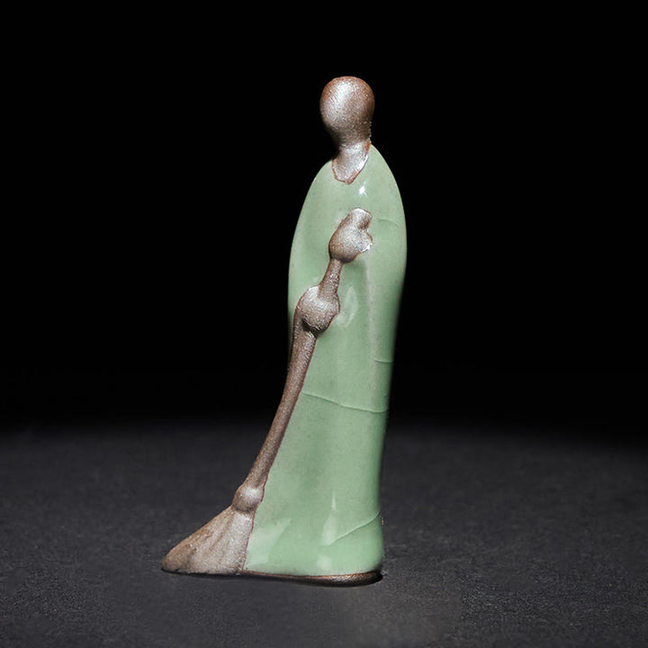 Estatua de cerámica de Buddha Stones, pequeño monje barrendero sin forma, decoración del hogar, 3,5 x 1,5 x 7 cm - image 3