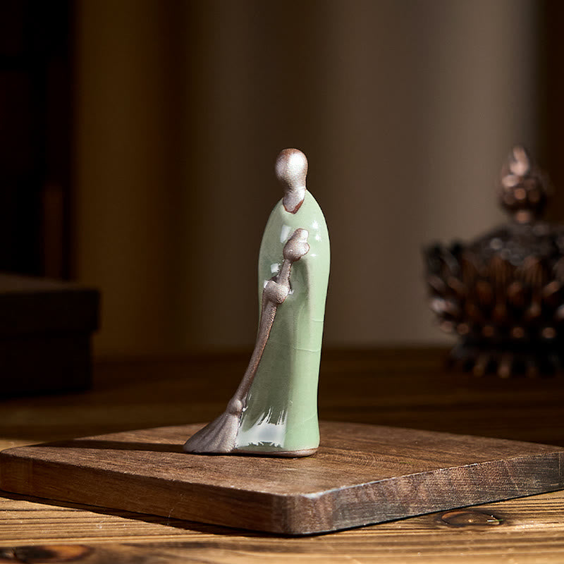 Estatua de cerámica de Buddha Stones, pequeño monje barrendero sin forma, decoración del hogar, 3,5 x 1,5 x 7 cm - image 2
