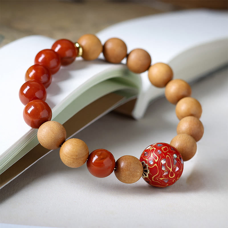 Pulsera protectora de cuentas artesanales lacadas con Buddha Stones, sándalo y ágata roja del sur - image 3