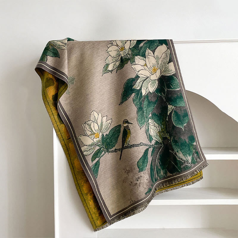 Bufanda/chal cálido y acogedor con estampado de Buddha Stones, flores de magnolia blancas de invierno y pajaritos - image 1