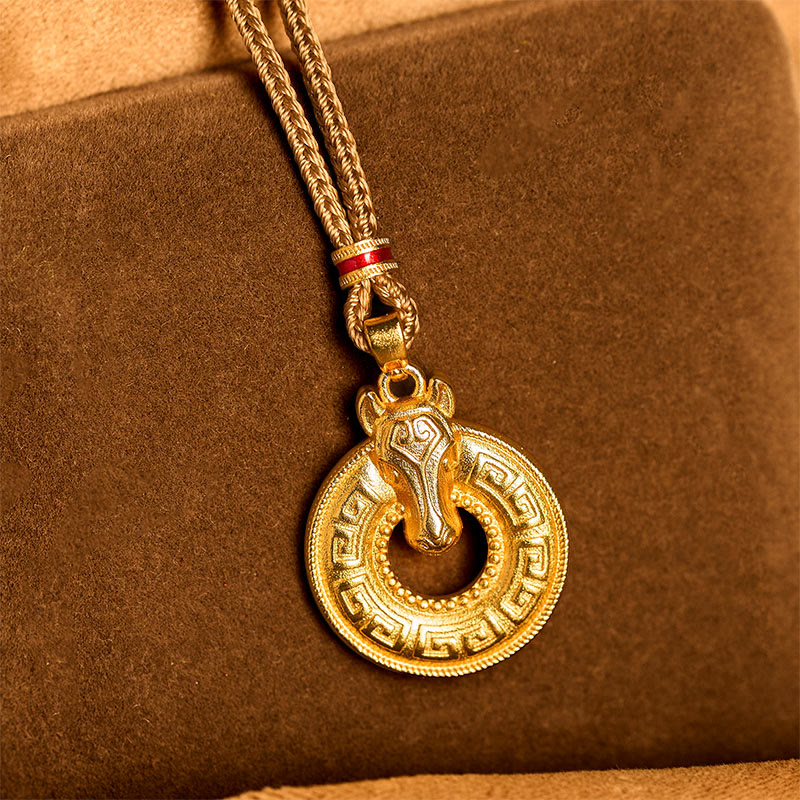 Collar con colgante de cobre chapado en oro con hebilla de la paz y el símbolo Fu , con Buddha Stones del Año del Caballo y símbolo de la paz. - image 3