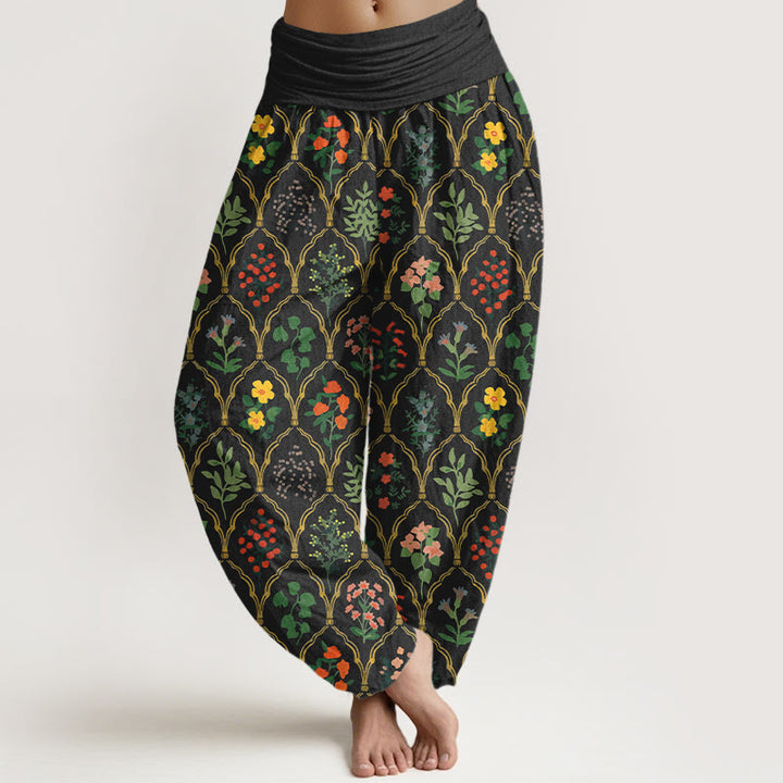 Pantalones bombachos de cintura elástica para mujer, de algodón puro con estampado de flores, bayas y hojas de Buddha Stones. - Negro - US16，UK/AU20，EU48 (3XL) - image 0