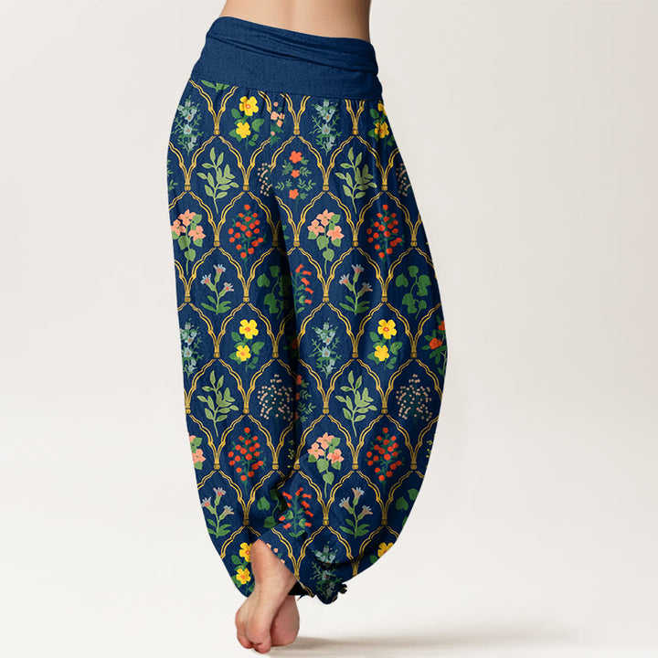 Pantalones bombachos de cintura elástica para mujer, de algodón puro con estampado de flores, bayas y hojas de Buddha Stones. - image 9