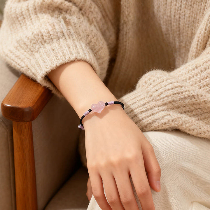 Pulsera cálida de hilo trenzado con cristales rosas y dijes de corazón natural de Buddha Stones - image 10