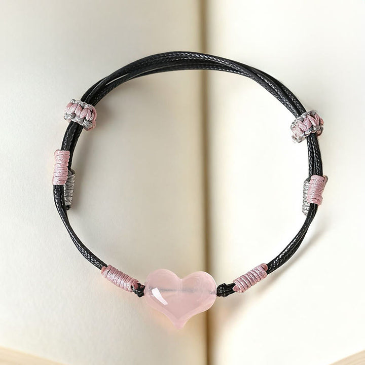 Pulsera cálida de hilo trenzado con cristales rosas y dijes de corazón natural de Buddha Stones - image 3