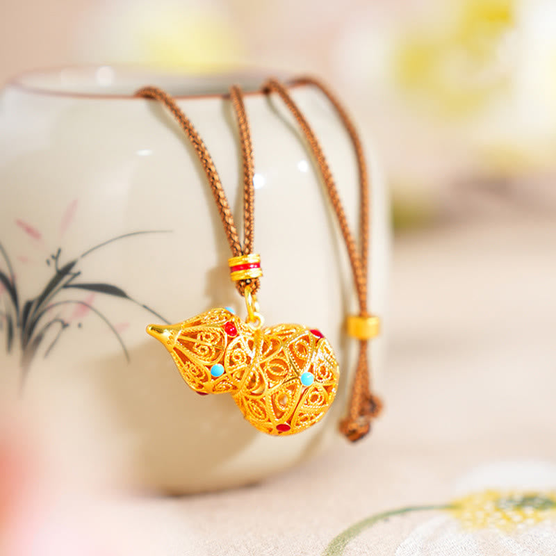 Collar con colgante de cuerda de latón chapado en oro de 24 quilates con diseño de calabaza hueca y Buddha Stones - Calabaza - image 1