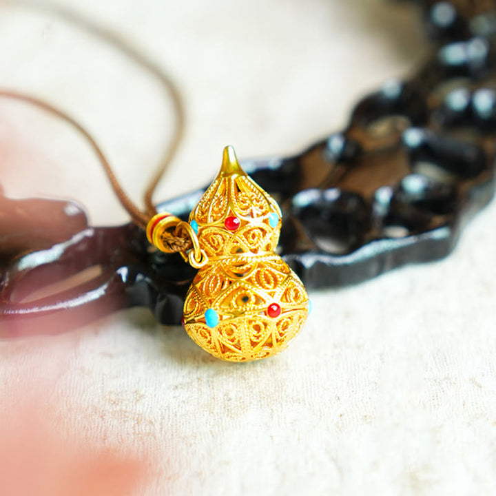 Collar con colgante de cuerda de latón chapado en oro de 24 quilates con diseño de calabaza hueca y Buddha Stones - image 0