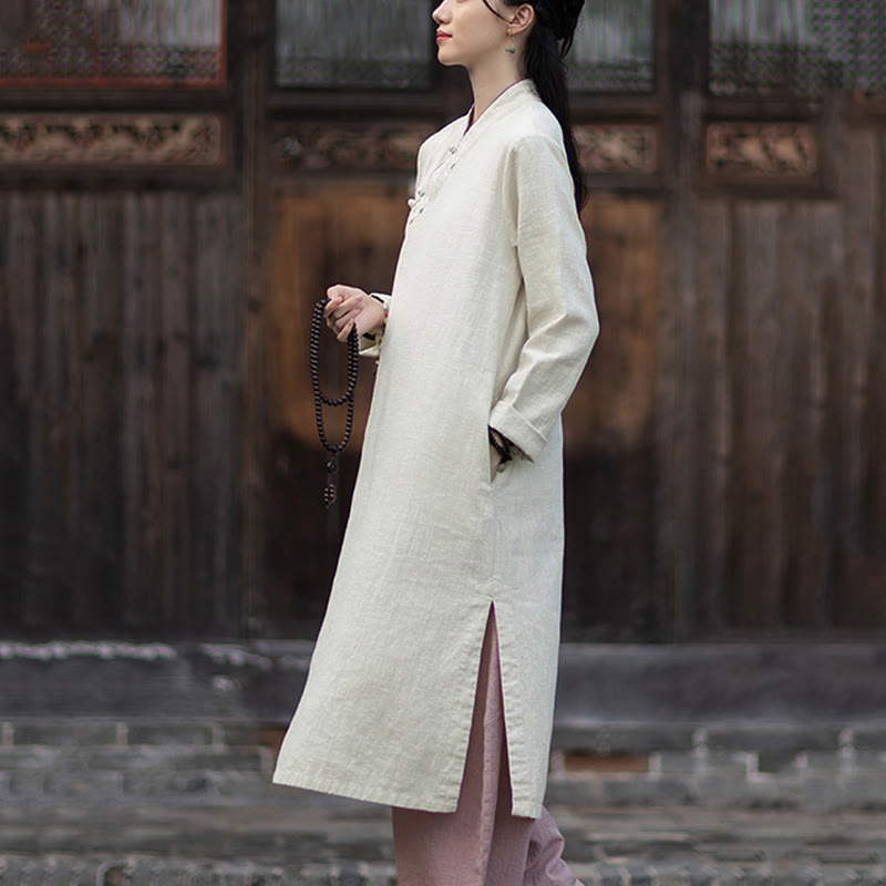 Vestido cheongsam midi de lino y ramio con mangas largas y botones de rana de Buddha Stones y bolsillos - image 13