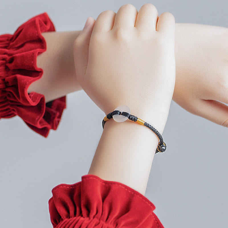 Pulsera trenzada con hebilla de paz y calcedonia blanca de Buddha Stones - image 13