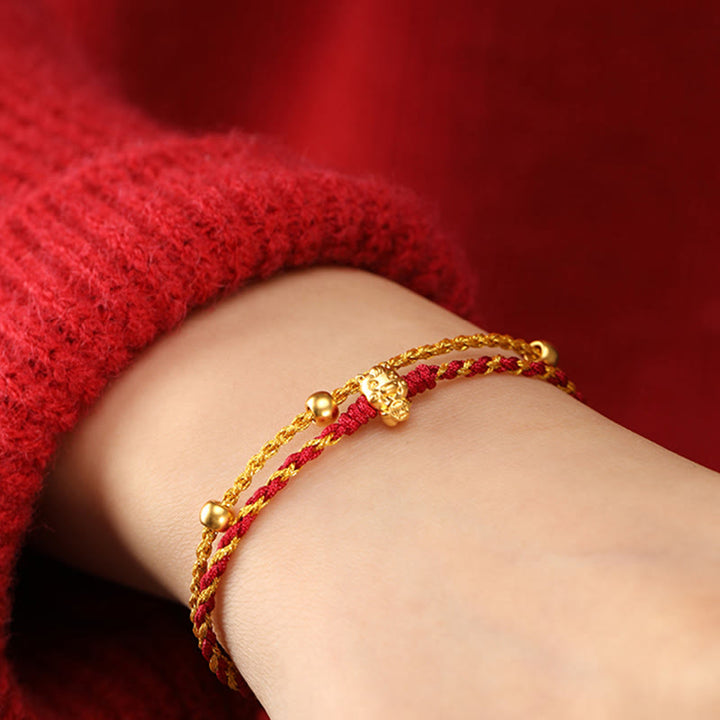 Pulsera de la suerte con hilo rojo dorado de doble vuelta con cuentas de oro 999 del Año del Caballo y Buddha Stones - image 16