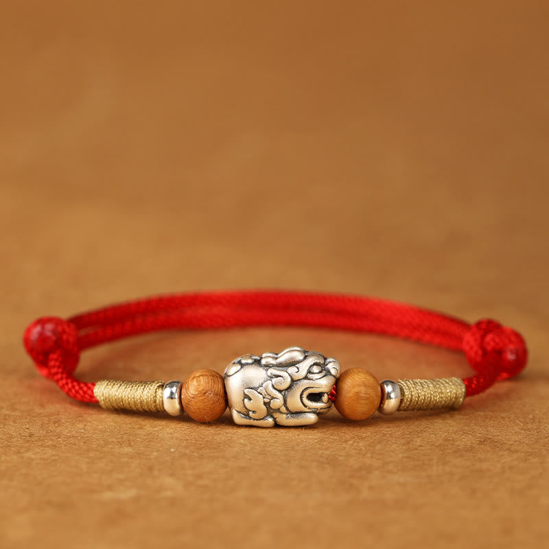 Pulsera tobillera trenzada hecha a mano con cuentas de madera de melocotón y dije de Pixiu de Buddha Stones en plata de ley 999. - Tobillera de hilo rojo - image 16
