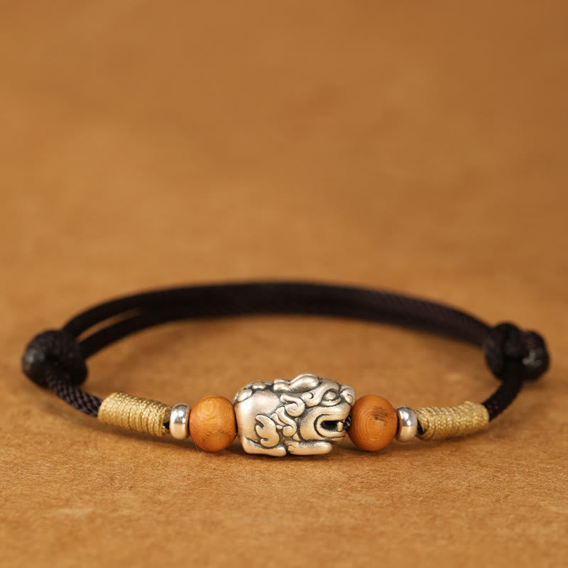 Pulsera tobillera trenzada hecha a mano con cuentas de madera de melocotón y dije de Pixiu de Buddha Stones en plata de ley 999. - Tobillera de hilo negro - image 18