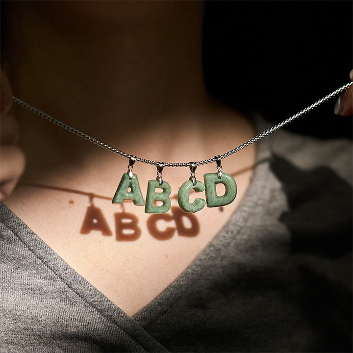 Collar con colgante de prosperidad de cadena ancha de acero de titanio y jade con letras AZ naturales de Buddha Stones - image 39