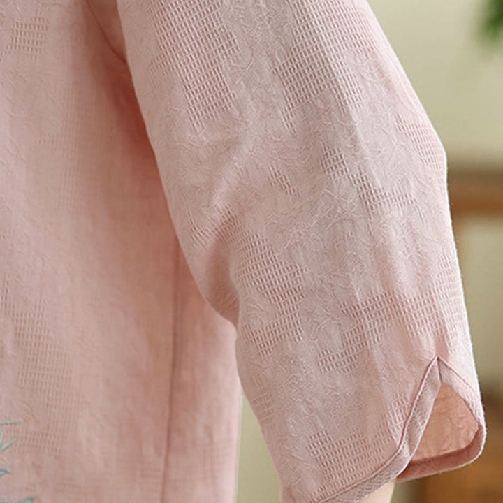 Camisa de algodón para mujer con cuello mandarín, manga tres cuartos y un botón de rana con bordado de flores de Buddha Stones - image 24