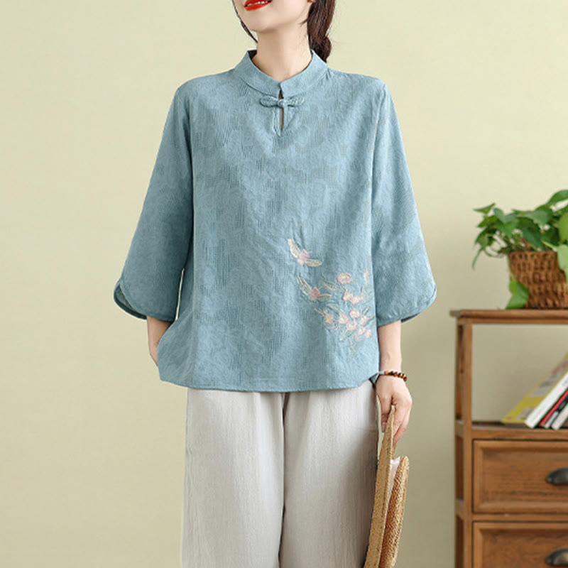 Camisa de algodón para mujer con cuello mandarín, manga tres cuartos y un botón de rana con bordado de flores de Buddha Stones - image 11