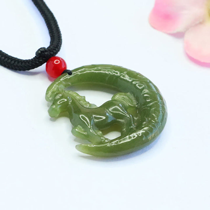 Colgante de jade tallado con Buddha Stones del año del caballo del zodiaco chino para la suerte y la prosperidad. - image 3