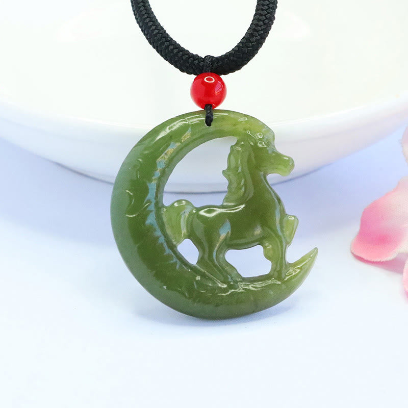 Colgante de jade tallado con Buddha Stones del año del caballo del zodiaco chino para la suerte y la prosperidad. - image 2