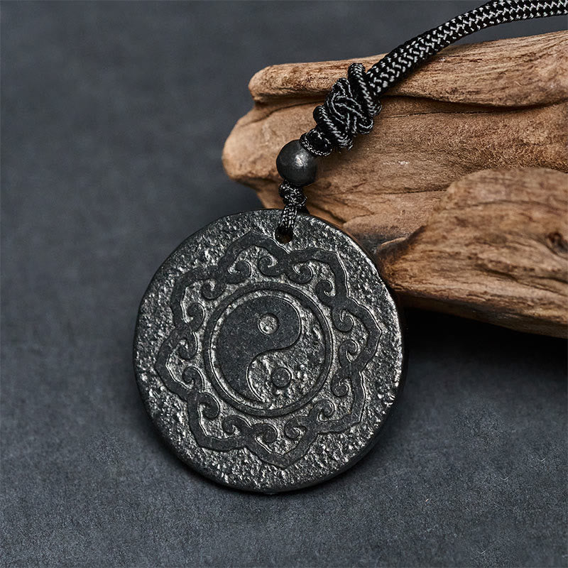 Collar con colgante de fuerza interior de piedra de shungita auténtica con símbolo de Yin Yang y Tai Chi de Buddha Stones - image 1
