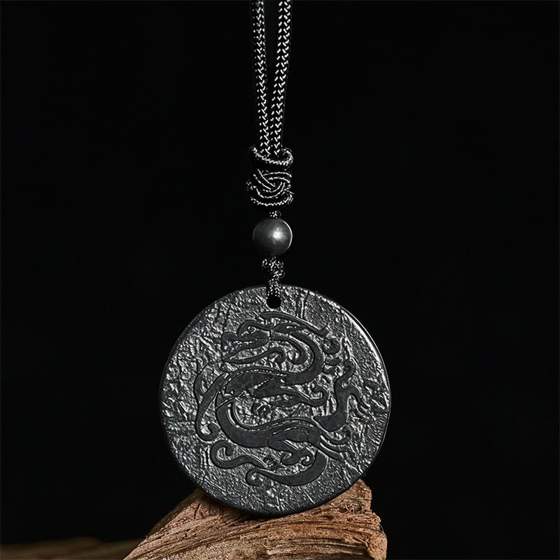 Collar con colgante de fuerza interior de piedra de shungita auténtica con diseño de dragón tallado en Buddha Stones - image 1