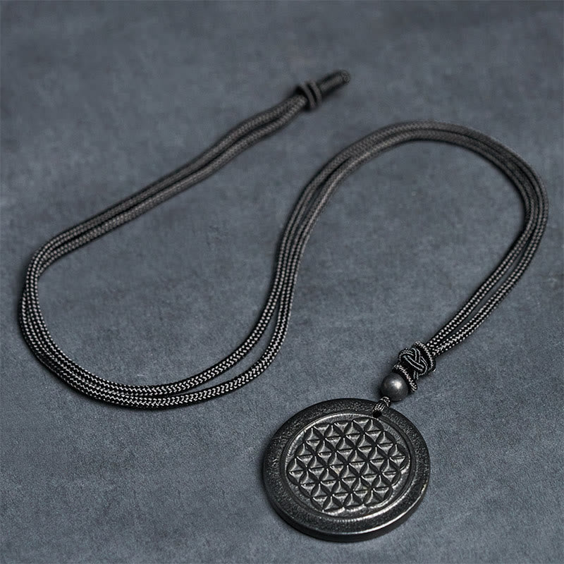Collar con colgante de protección de piedra de shungita auténtica con diseño tallado de Buddha Stones - image 5