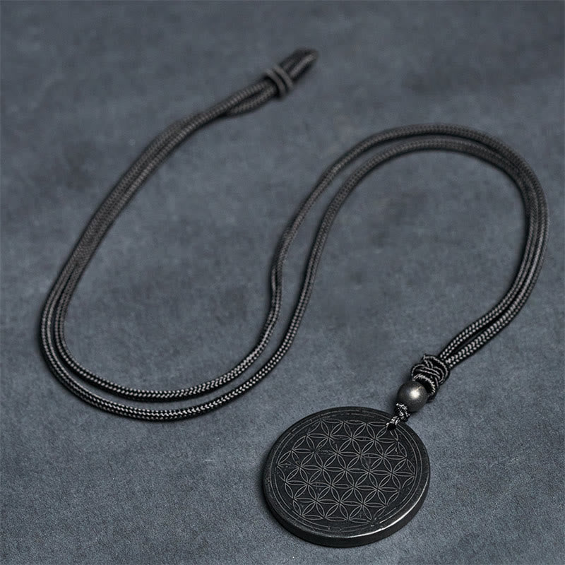 Collar con colgante de protección de piedra de shungita auténtica con diseño tallado de Buddha Stones - image 11