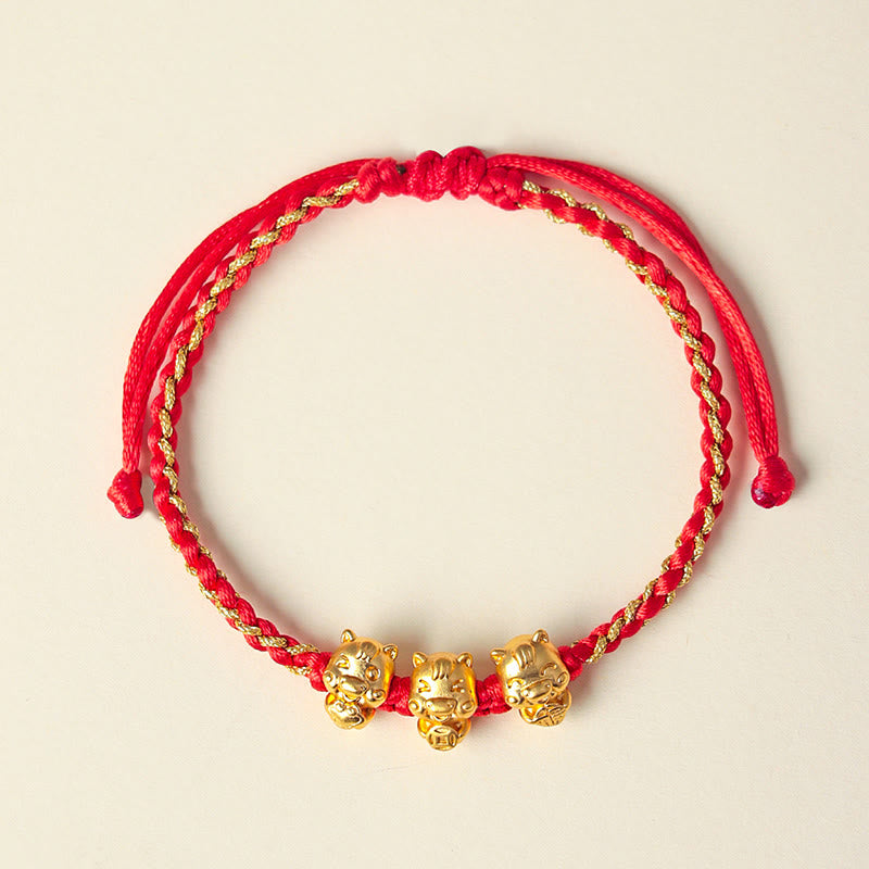 Pulsera de hilo rojo con el símbolo Fu de Buddha Stones en plata de ley 999, Año del Caballo y la Prosperidad - Tres caballos (circunferencia de la muñeca: 15-18 cm) - image 0