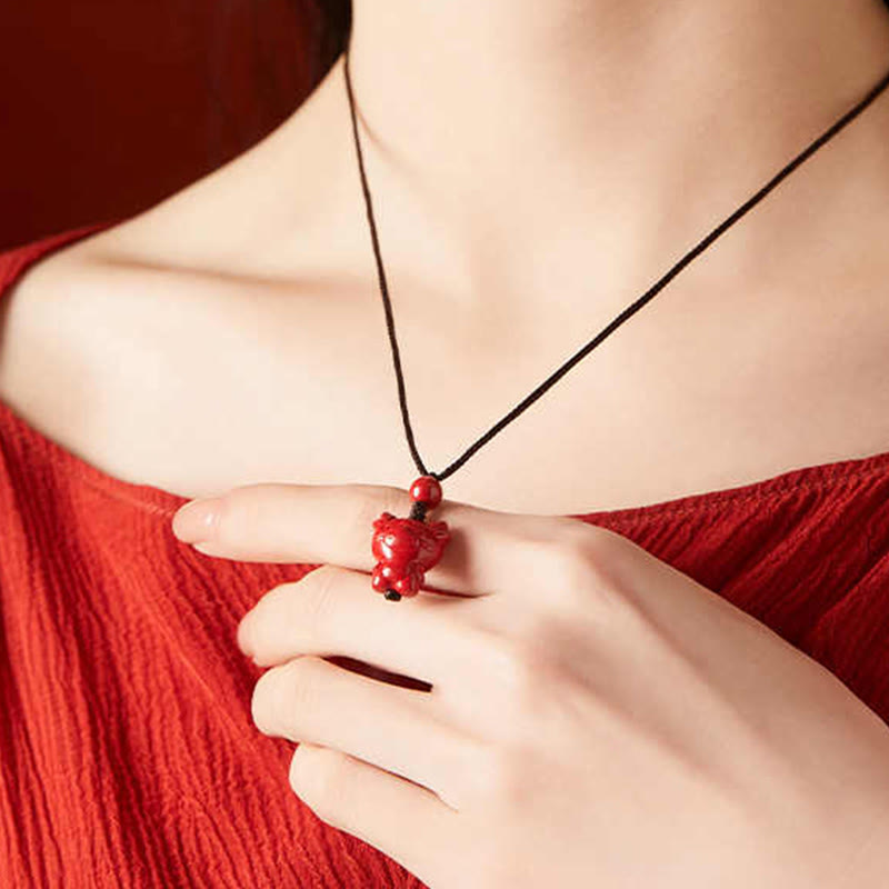 Collar con colgante de cuerda con bendición de cinabrio y diseño grabado del zodiaco chino con Buddha Stones del Año del Caballo - image 27