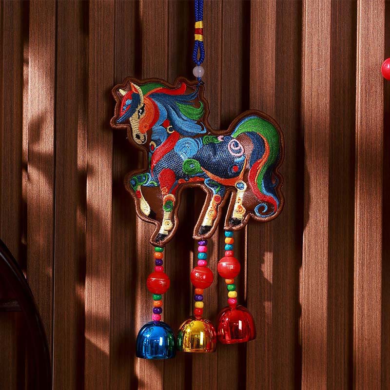 Adorno colgante con borlas y campana bordada con Buddha Stones del Año del Caballo - Campana de caballo colorida con fondo marrón (10 x 13 cm) - image 1