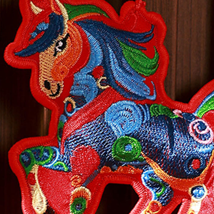 Adorno colgante con borlas y campana bordada con Buddha Stones del Año del Caballo - image 5